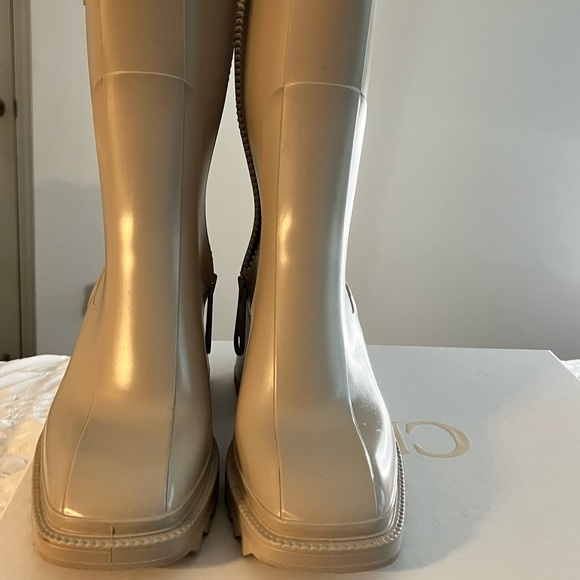 Chloe Betty Rainboots, ONLY WORN TWICE in the house Size 40, still in box ✨ - Picture 2 of 6